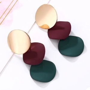 BNWT super cute and chic multi color drop earrings